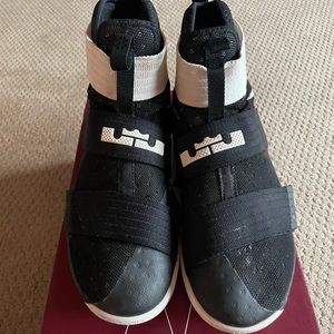 Nike Lebron Soldier 10 TB
